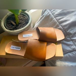 Steve Madden KARRMAA TAN LEATHER Sandals!! Brand new!! Several sizes available:)